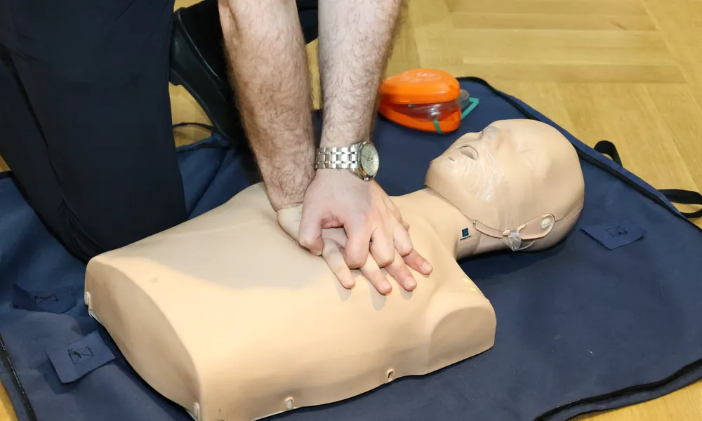 Curso de Soporte vital básico y desfibrilación semiautomática